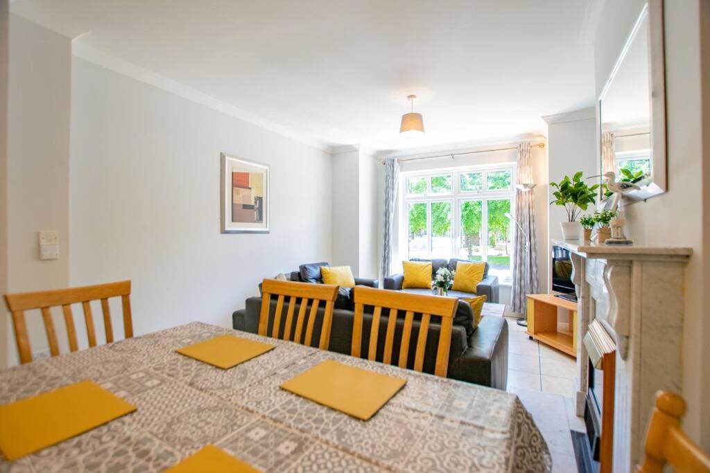 106 - The Townhouse By Shortstays Galway Esterno foto