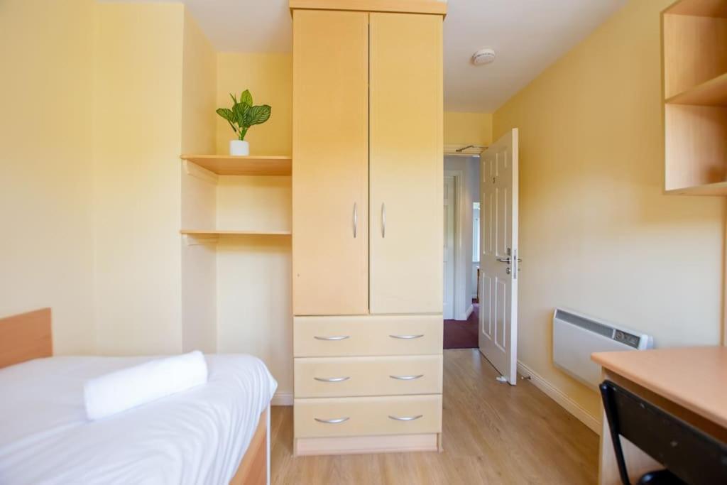 106 - The Townhouse By Shortstays Galway Esterno foto